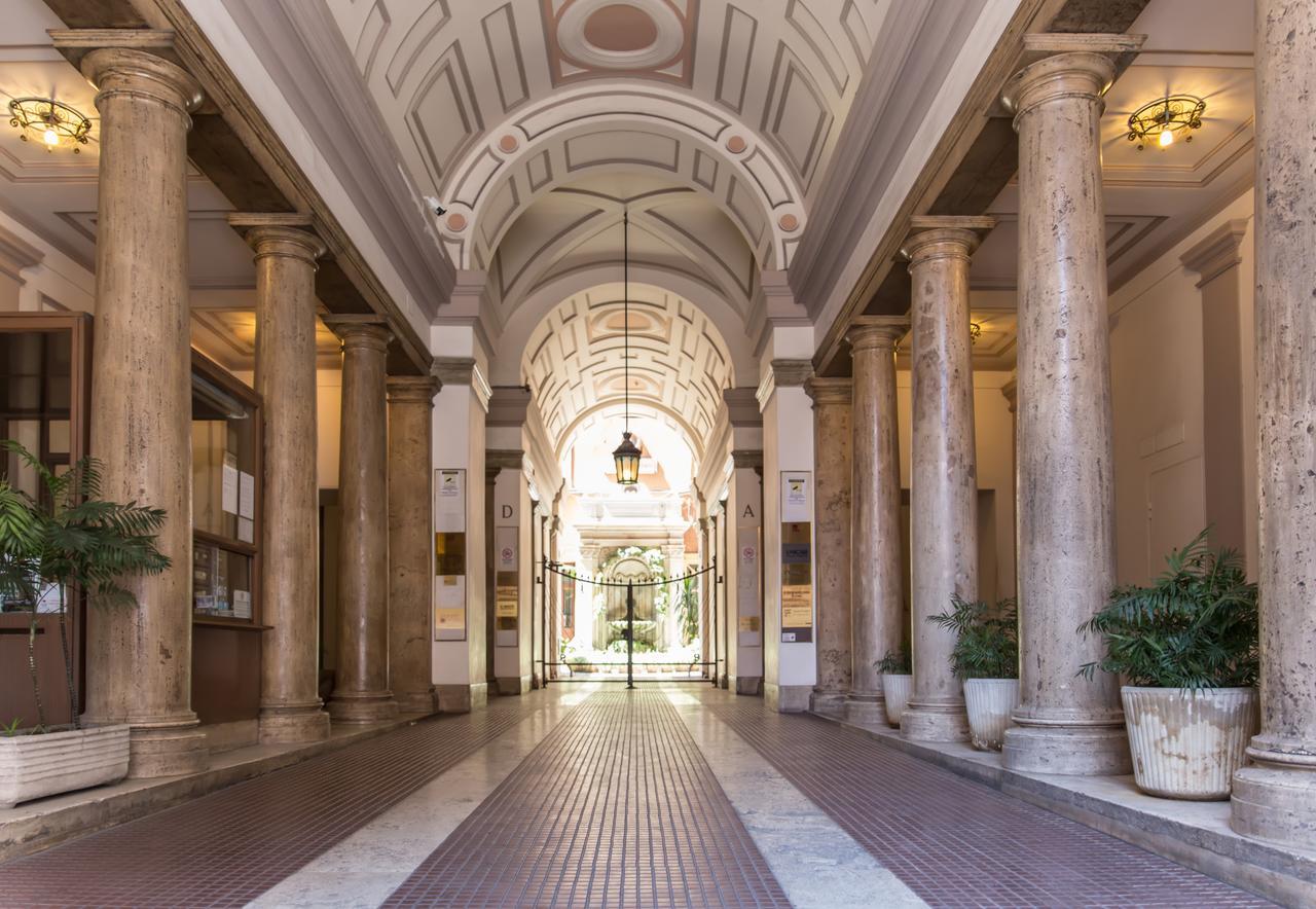 Nazionale Palace Suites Рим Екстер'єр фото